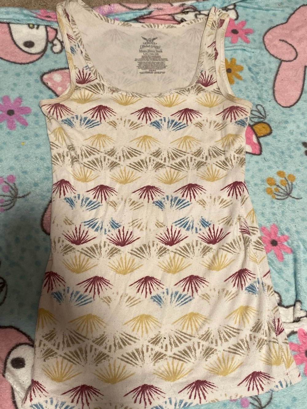 Faded Glory Cream Tank Top with Multicolor Fan Motif